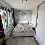 Premiere Apartment Bratislava - Private Parking