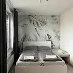 Premiere Apartment Bratislava - Private Parking